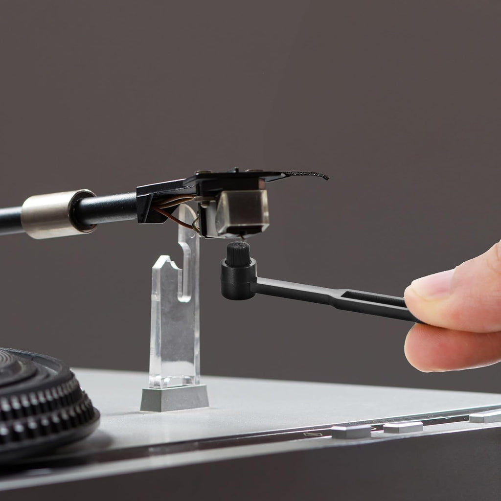 2 Pieces Turntable Stylus Cleaning Brush, Vinyl Record Cleaning Brush Needles Carbon Fiber Vinyl Record Cleaner Anti-Static Stylus Cleaner Brushes for Records Needles Cleanings Dirt and Dust, Black