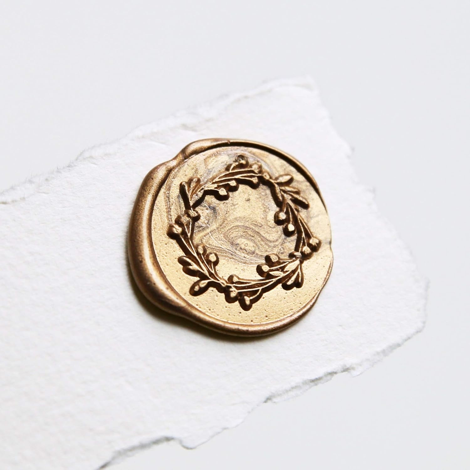 UNIQOOO Mailable Glue Gun Sealing Wax Sticks for Wax Seal Stamp - Metallic Antique Gold, Great for Wedding Invitations, Cards Envelopes, Snail Mails, Wine Packages, Christmas Gift Ideas, Pack of 8
